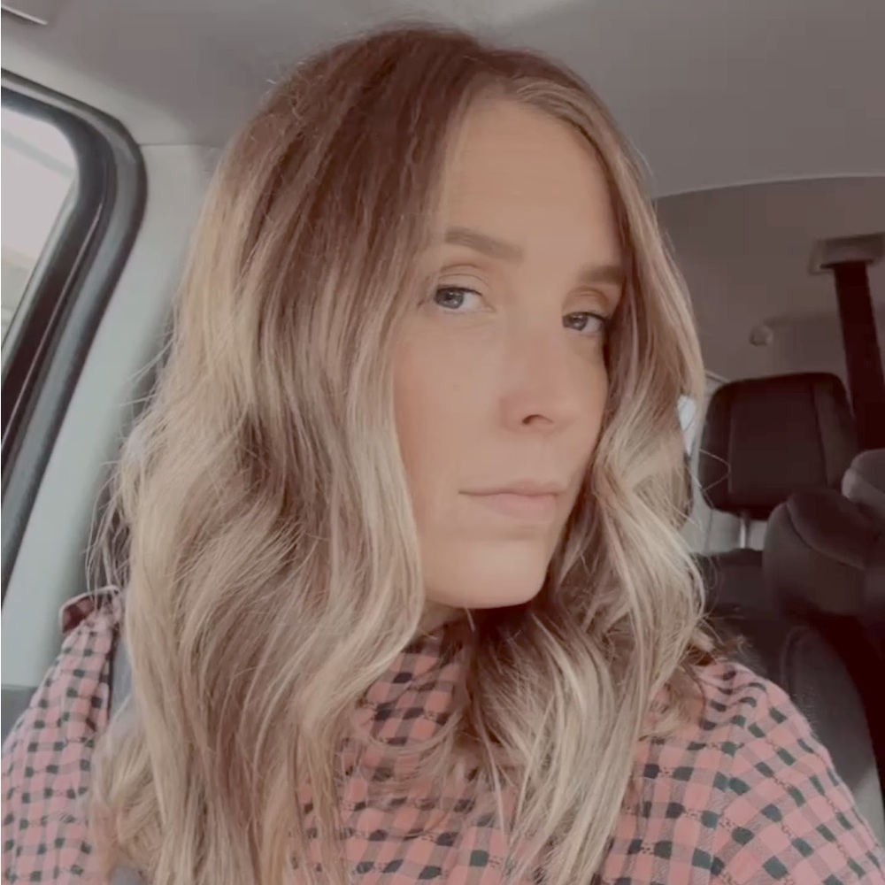 Meet your Posher, Courtney